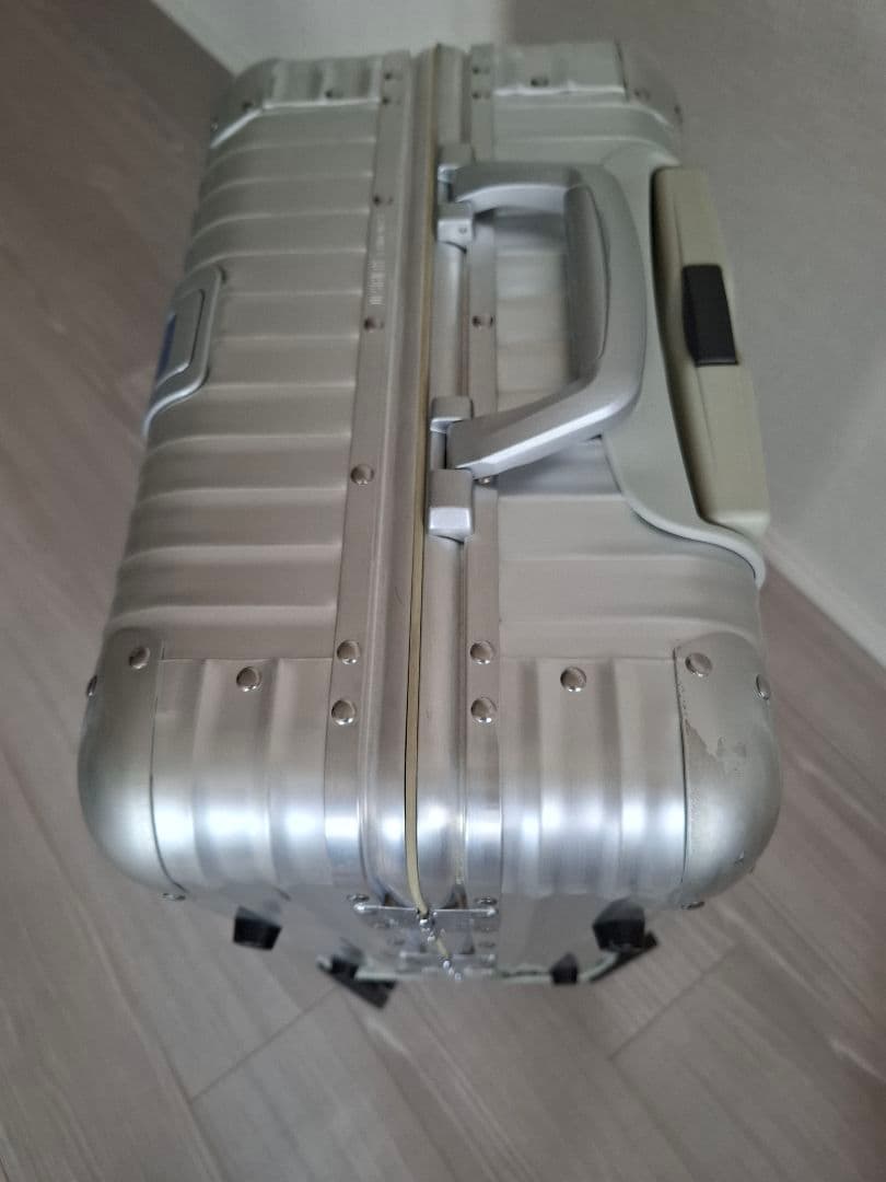 【値下げ最終】リモワ「トパーズ」48L 4輪シルバー
