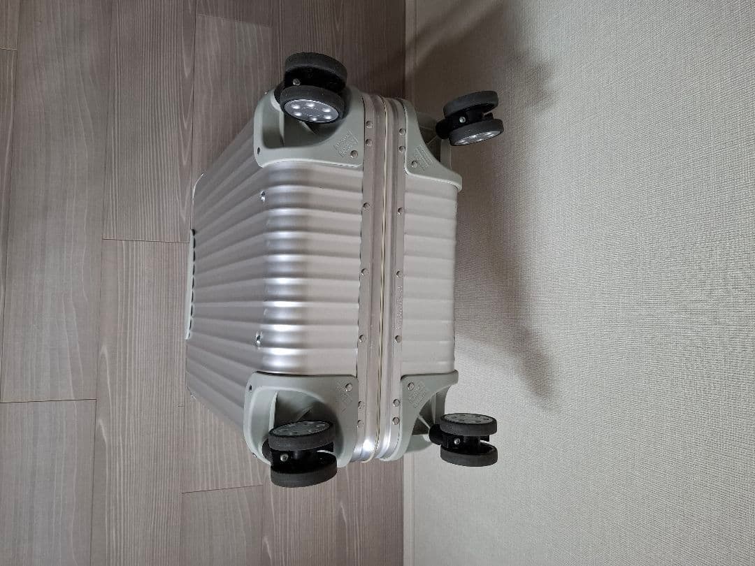 【値下げ最終】リモワ「トパーズ」48L 4輪シルバー