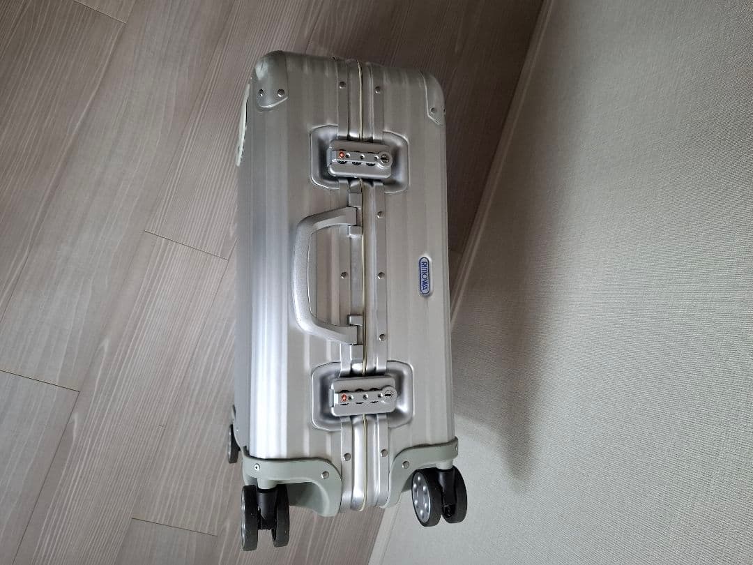 【値下げ最終】リモワ「トパーズ」48L 4輪シルバー