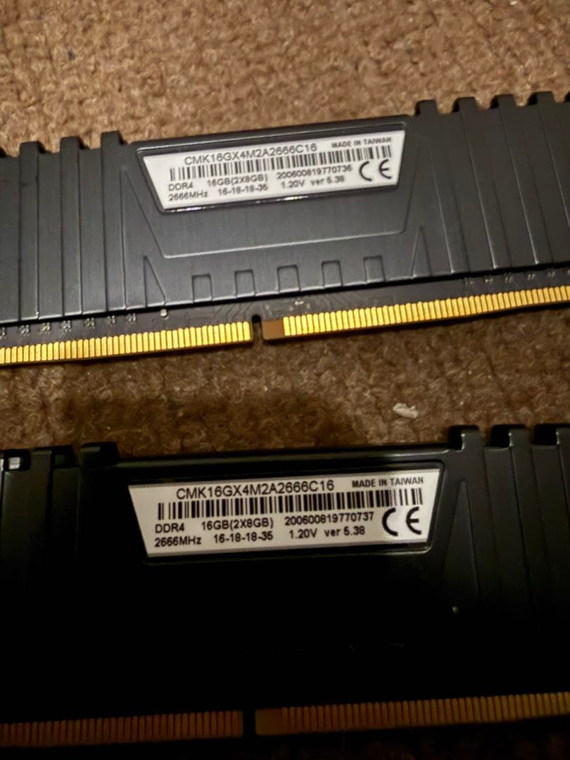 Corsair Vengeance LPX DDR4 16GBメモリ　動作確認済