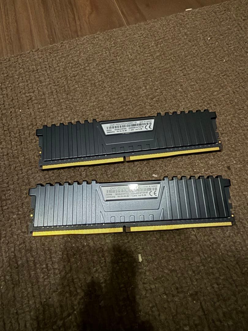 Corsair Vengeance LPX DDR4 16GBメモリ　動作確認済