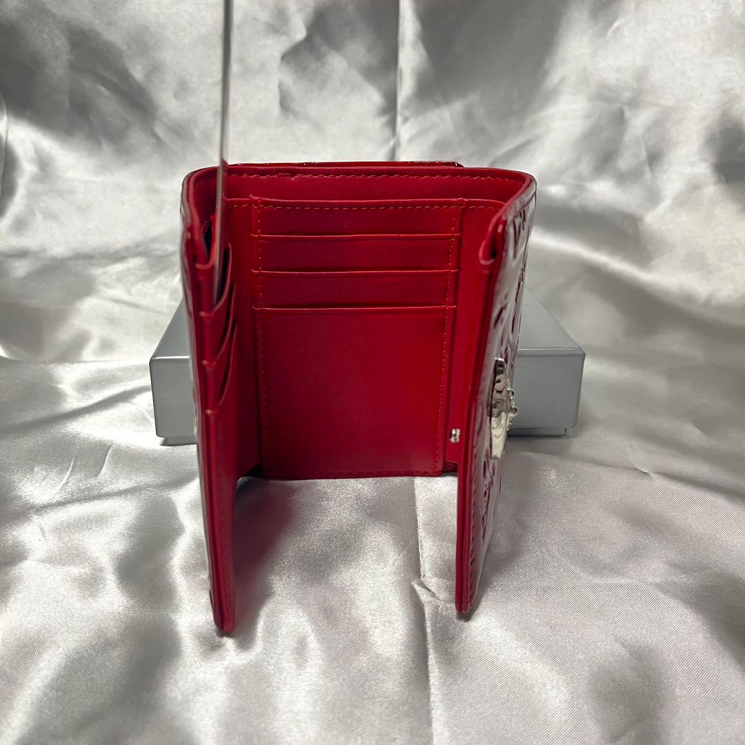 新品 Vivienne Westwood エナメル赤 ヴィヴィアン内装 三つ折り