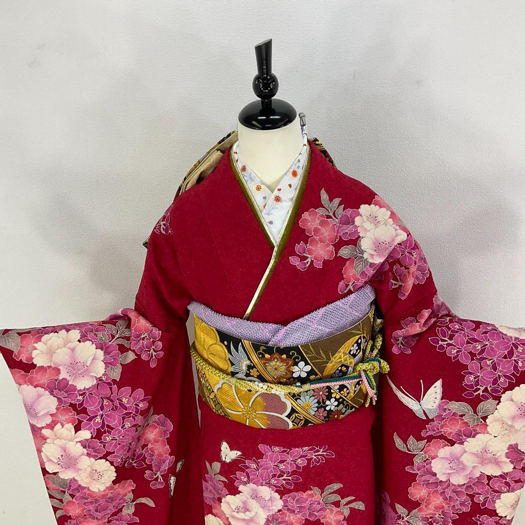 お振袖　赤　金通し　蝶　正絹　美品