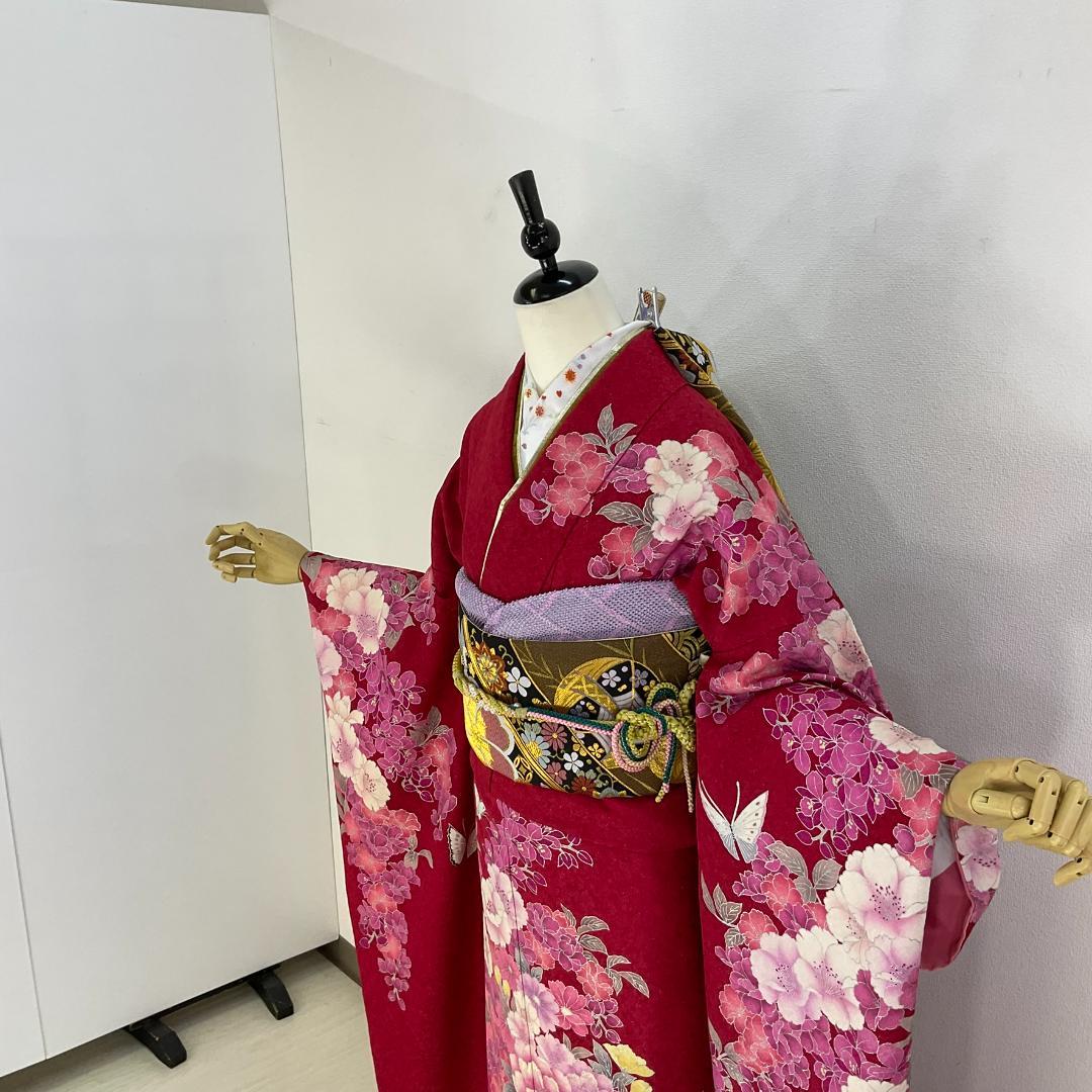 お振袖　赤　金通し　蝶　正絹　美品