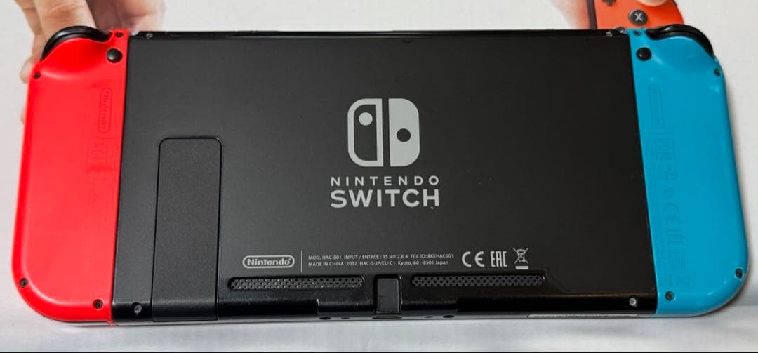Nintendo Switch 青と赤のJoy-Con付き