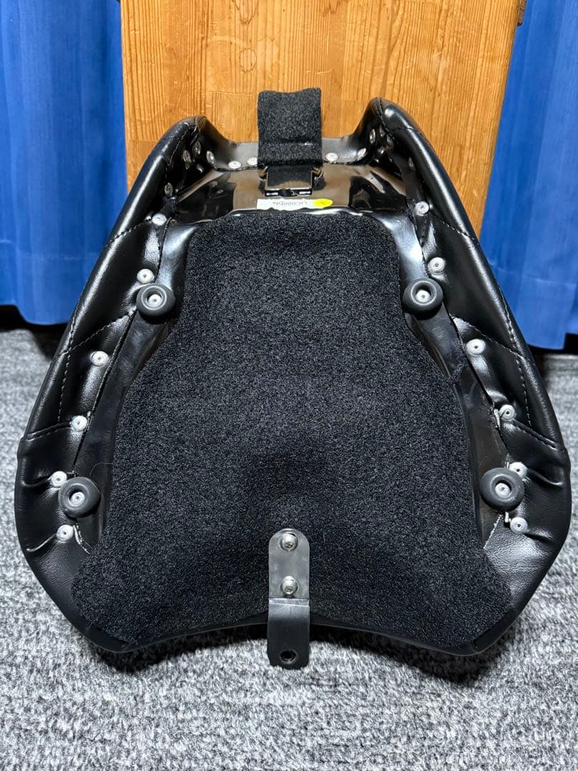 スポーツスター LePera ソロシート ダイアモンドステッチ 2.2ガロン