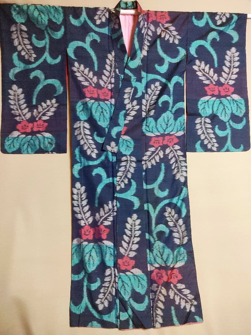 SALE！アンティーク 銘仙 桐 花柄 唐草模様 アラベスク 袷 中振り袖