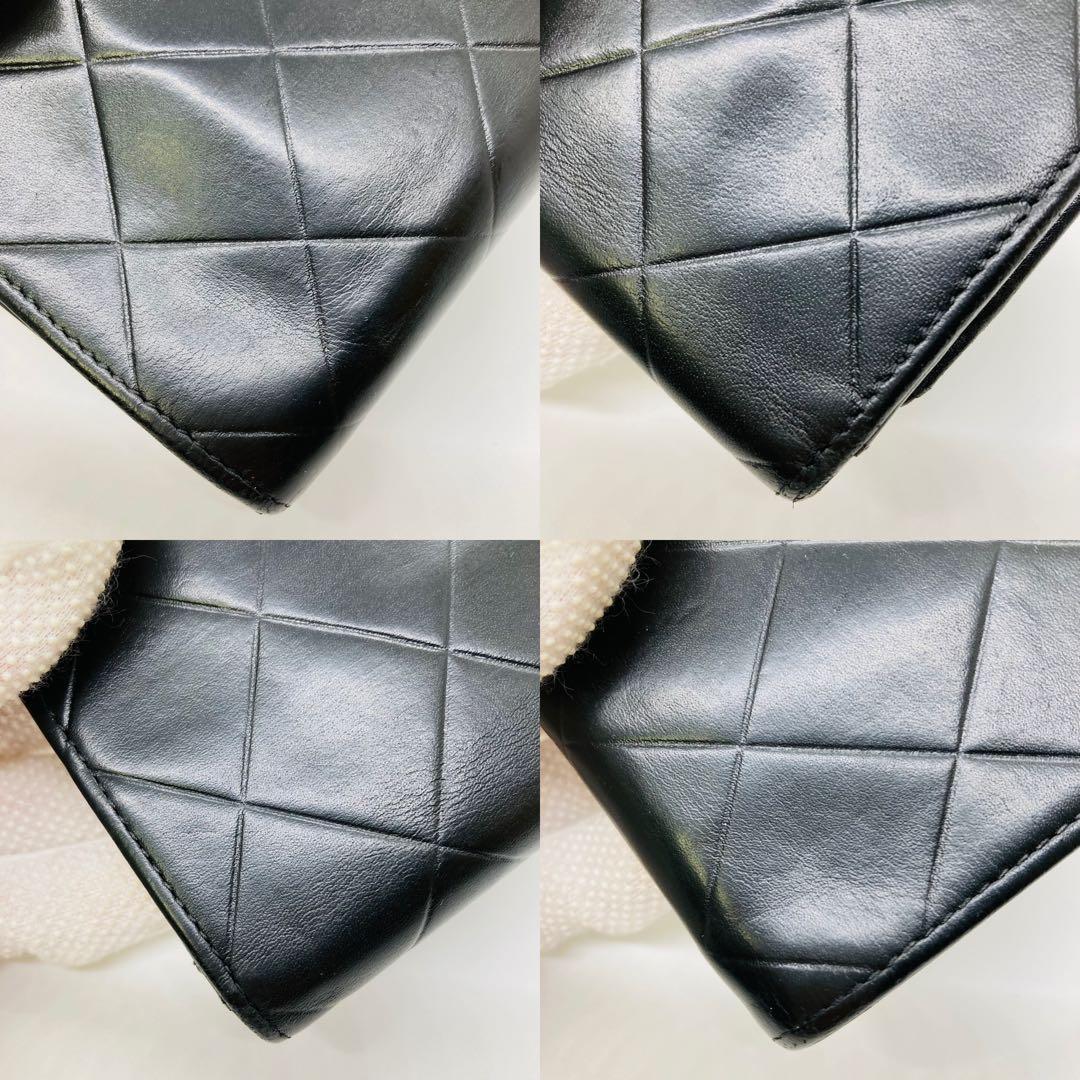 CHANEL シャネル 二つ折り財布 黒 レザー A824