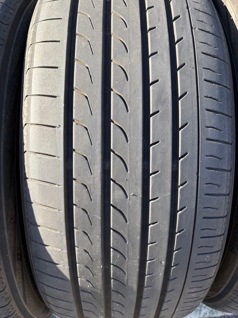 ヨコハマタイヤ　ブルーアースRV-02 245/40R20 中古4本セット