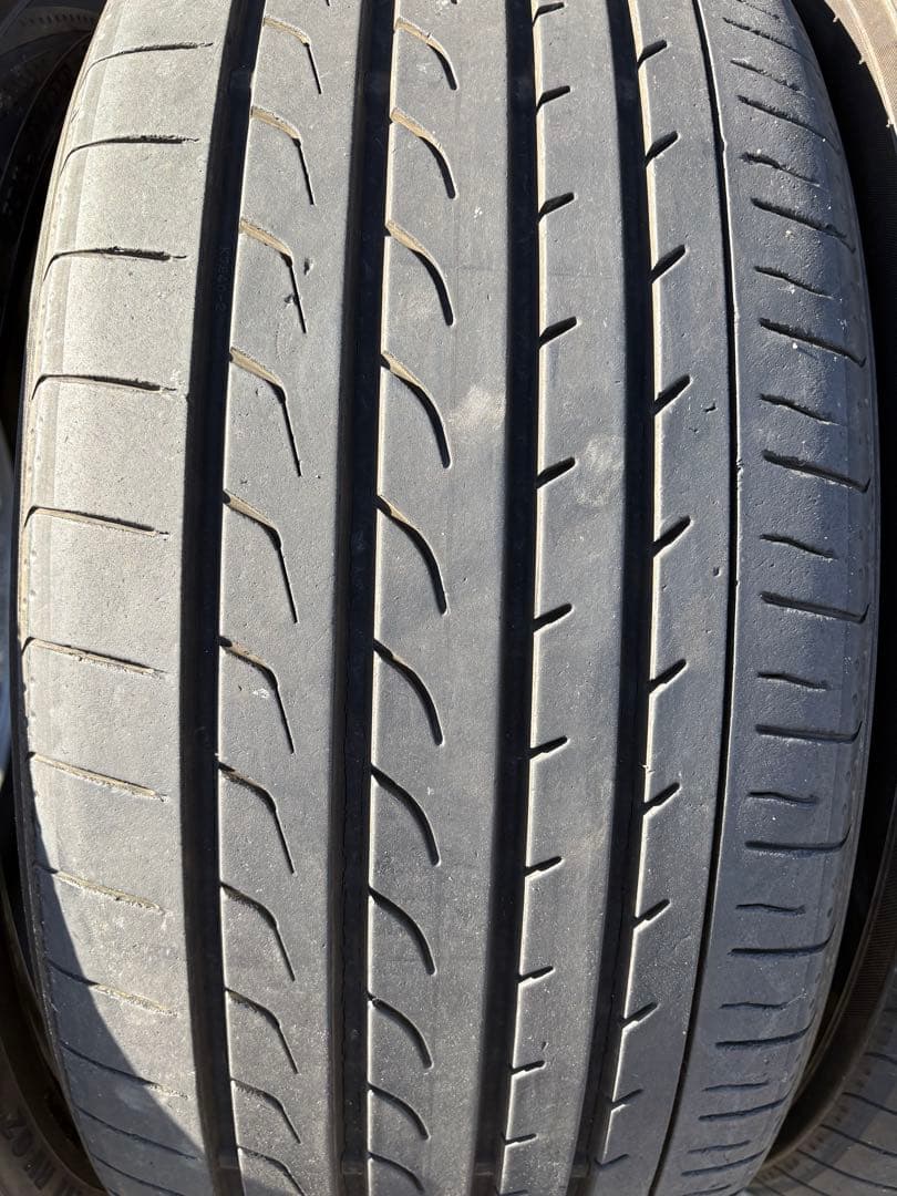 ヨコハマタイヤ　ブルーアースRV-02 245/40R20 中古4本セット
