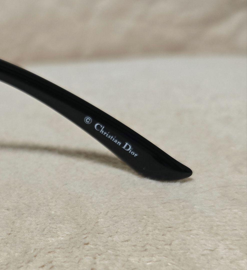 Dior Strongerシリーズのサングラス（D2829）ブラック