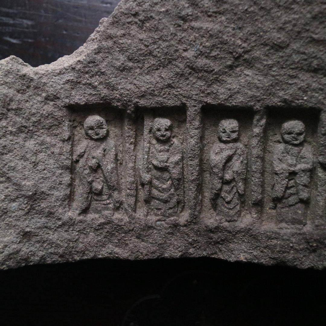 とても優しい　六地蔵　僧形　時代石彫