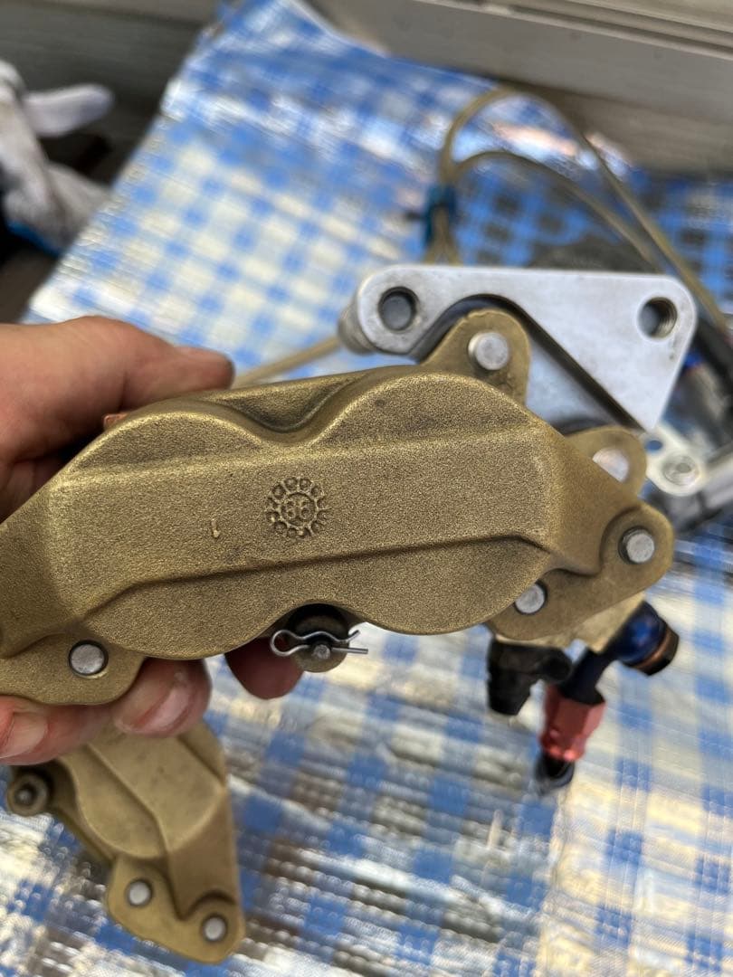 zzr1100Dキャリパーサポート付きブレンボフロントブレーキキャリパー ホース