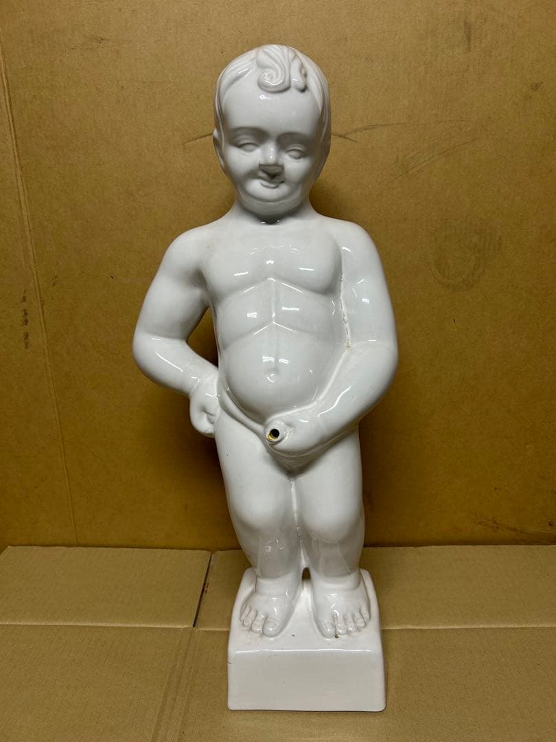 砥*大様 小便小僧　配管にて放水可能　陶器