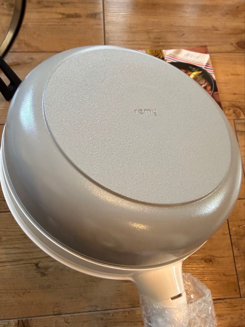 新品未使用　レミパンプラス　24cm ホワイト