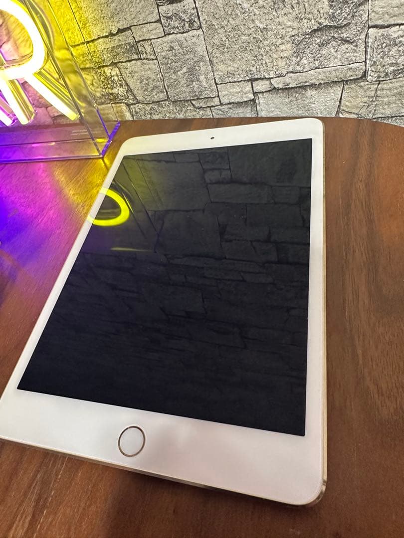 iPad mini 4 ゴールド　Wi-Fi Cellular モデル