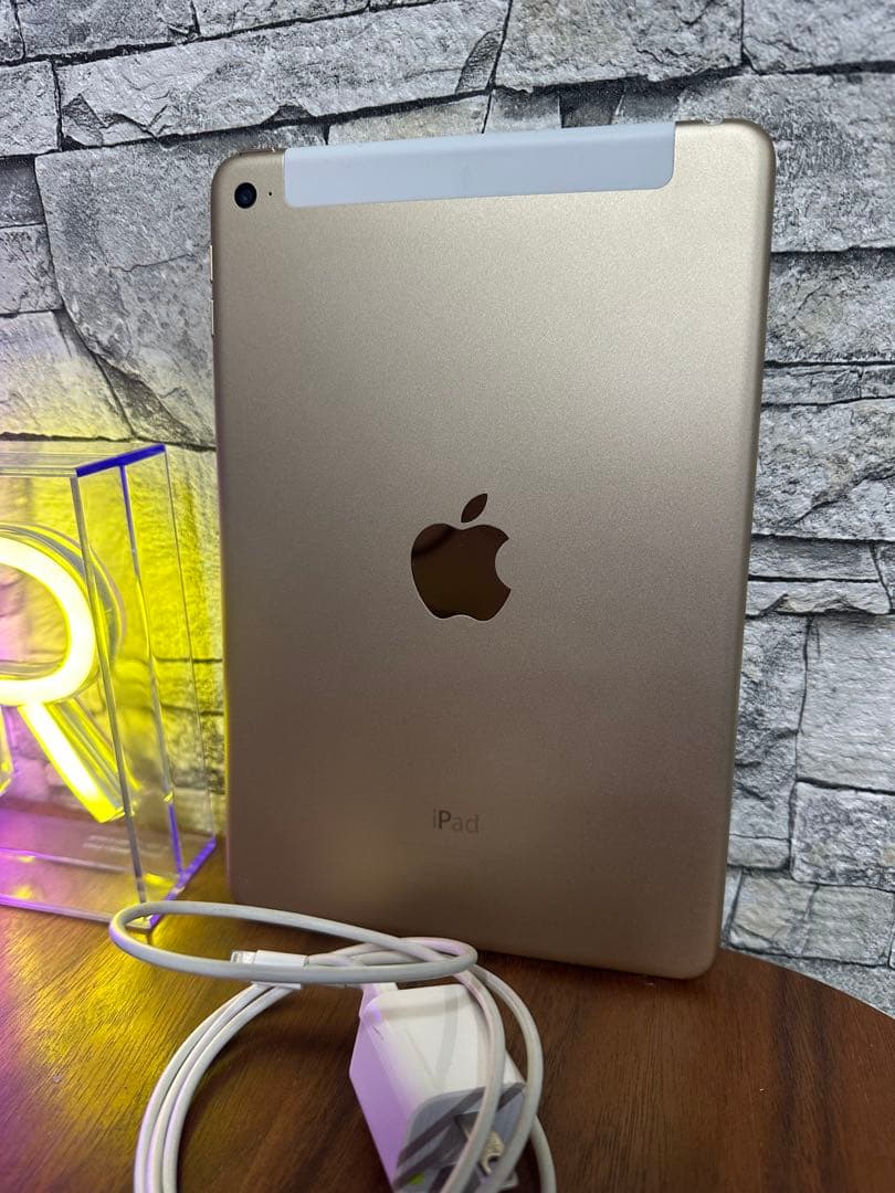 iPad mini 4 ゴールド　Wi-Fi Cellular モデル