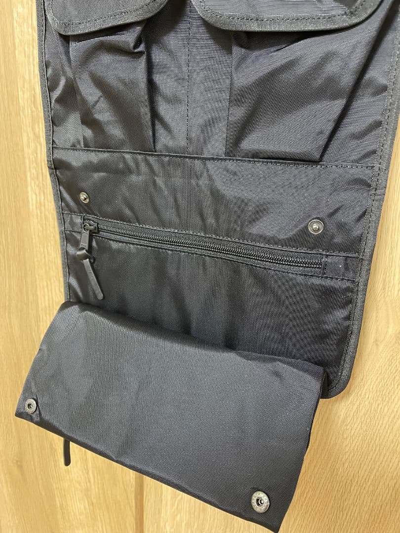 美品 new peak トラベルポーチ 黒 CORDURA®生地