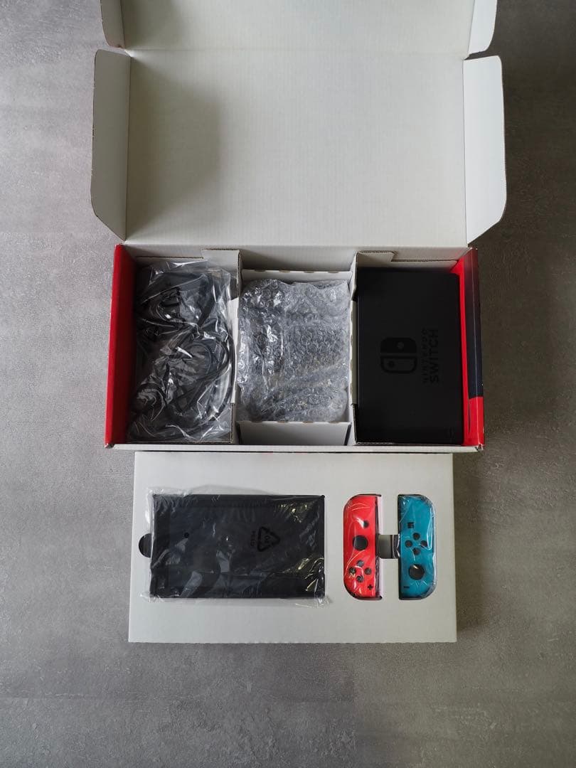美品【Nintendo Switch 】