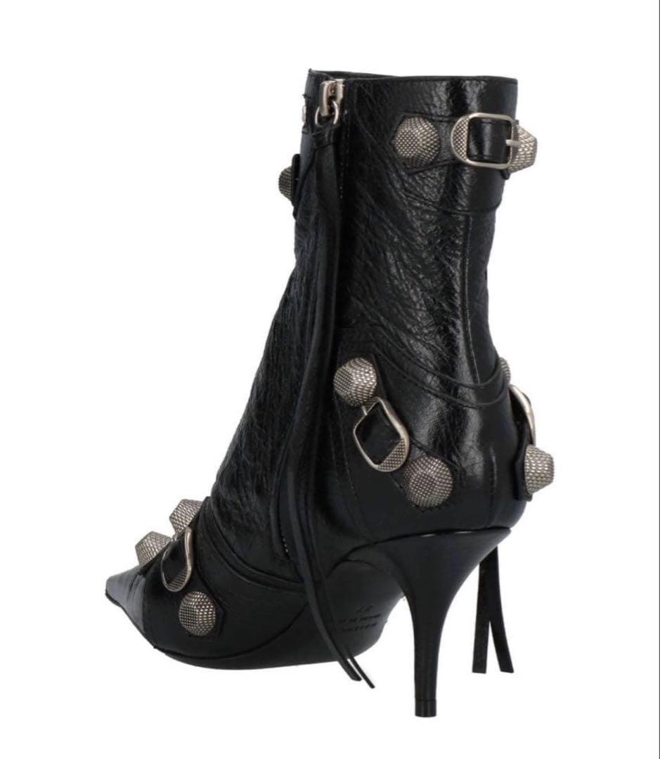 BALENCIAGA ブラックレザーブーツ