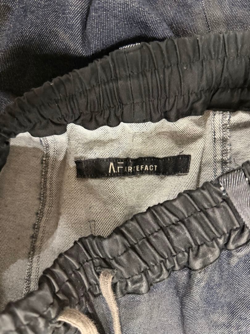 A.F ARTEFACT コーティングストレッチサルエルデニム ブルー