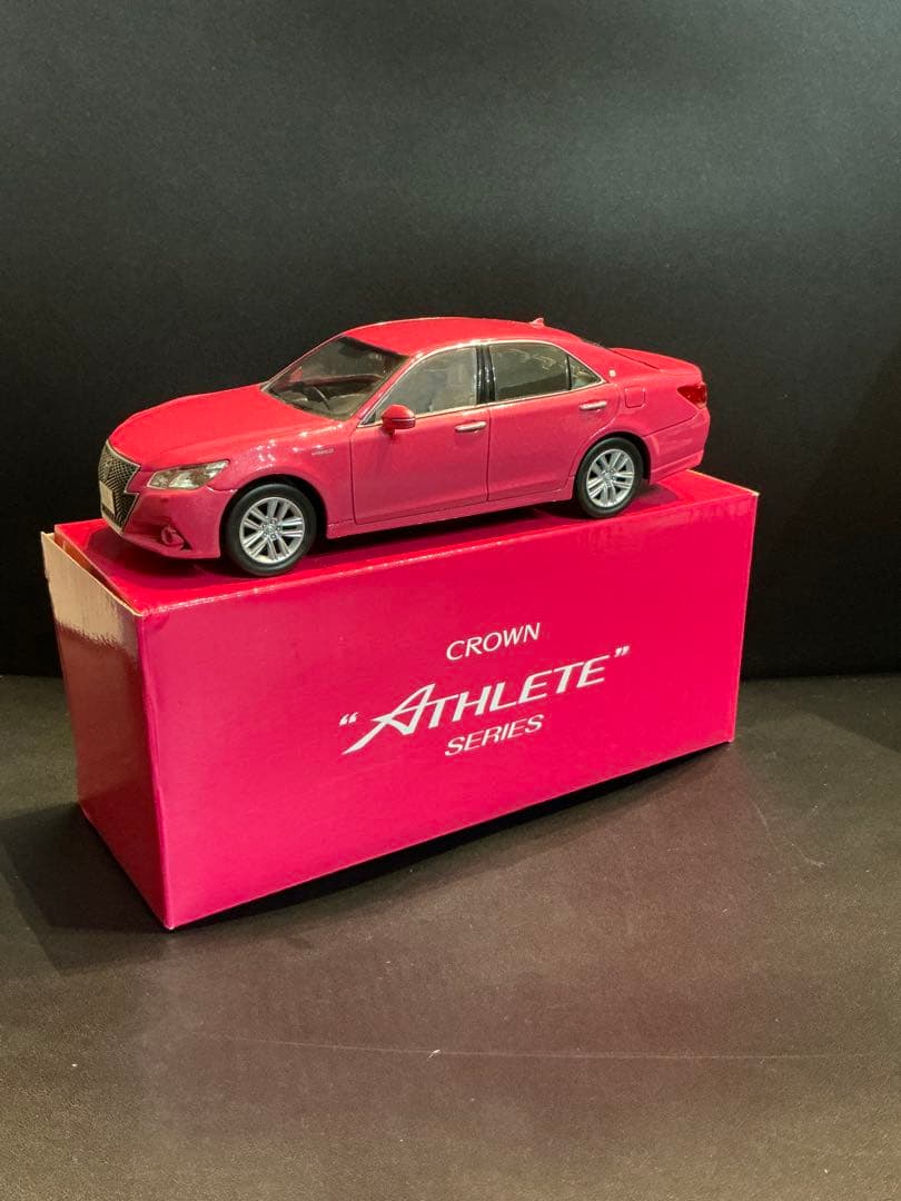 【交渉歓迎】　非売品　CROWN ATHLETE ピンクミニカー