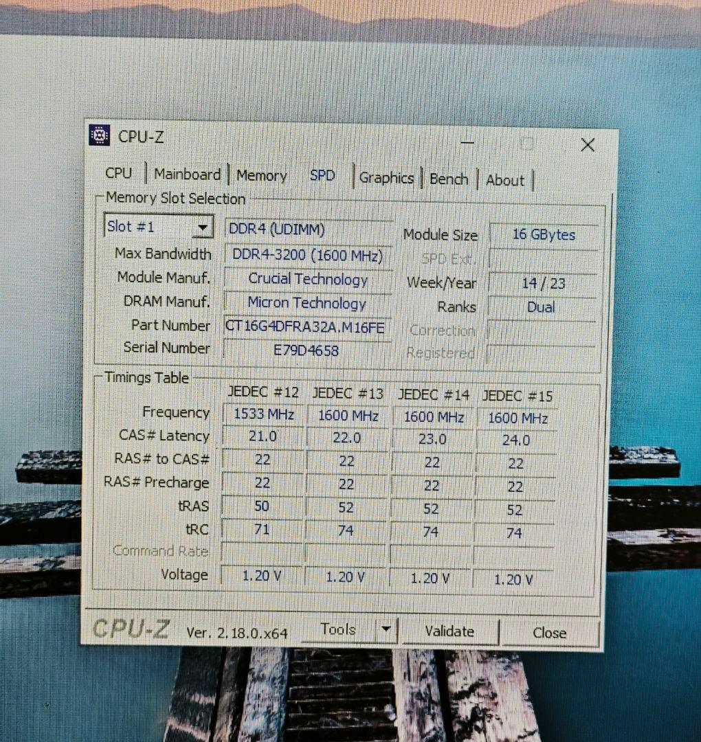 Crucial DDR4-3200 32GB (16GBx2) メモリ