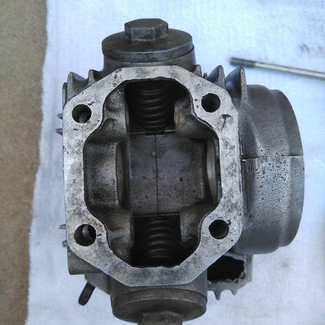 ホンダ モンキー 6V.Z50J,ST50HM-F2 シリンダーヘッド と付属品