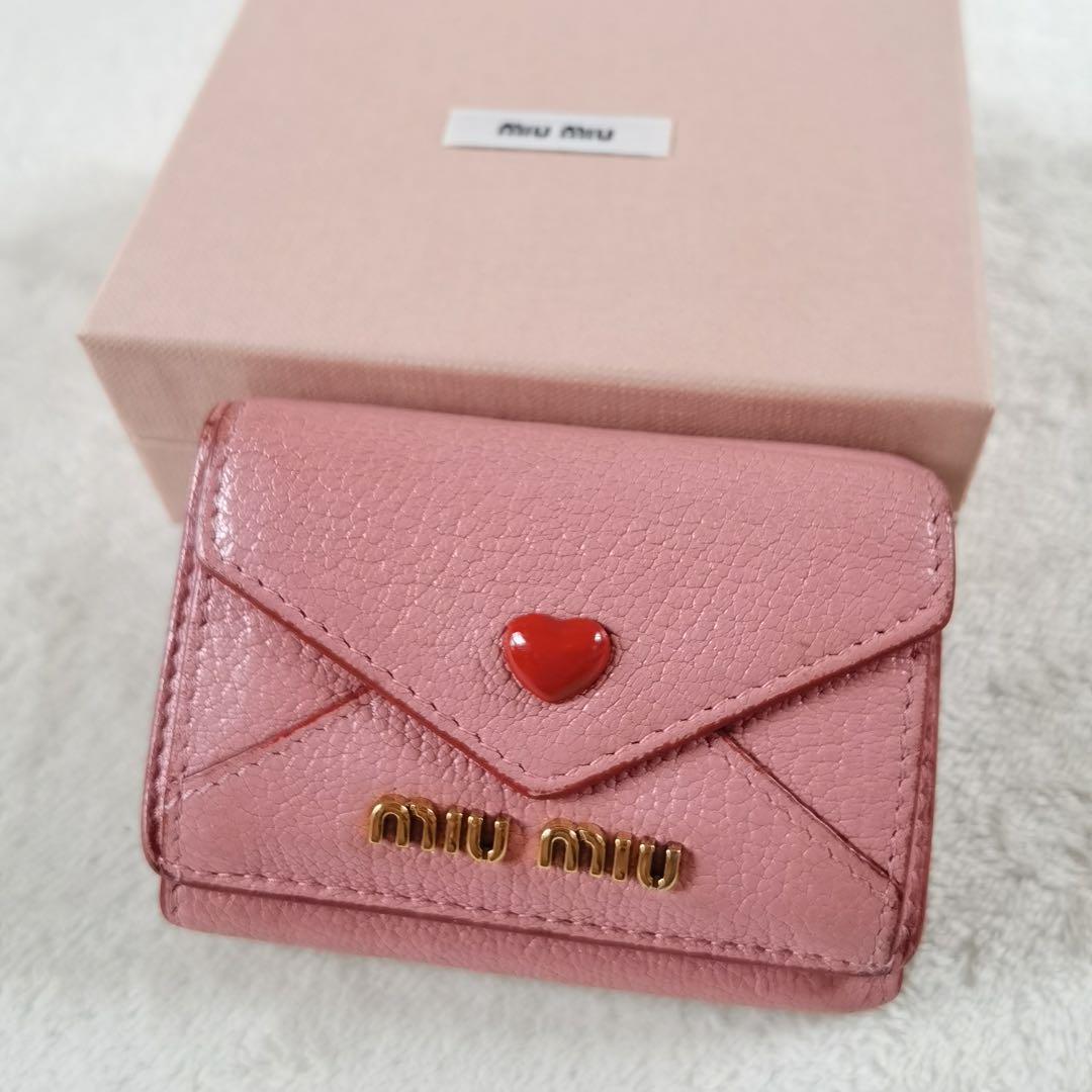 MIUMIU マドラス ラブレター ハート 三つ折り財布 ピンク レザー
