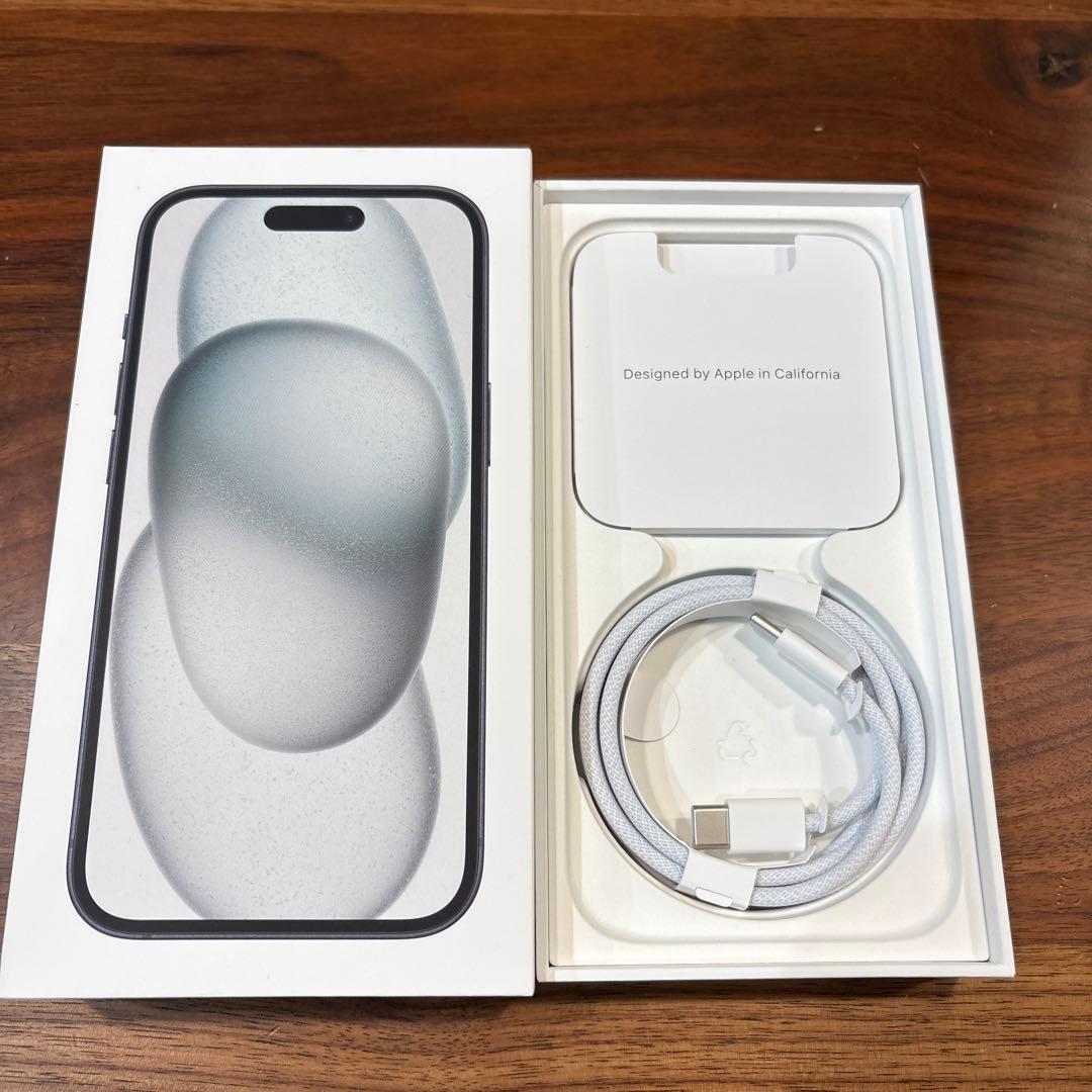 【中古美品】iPhone15 128GB ブラック