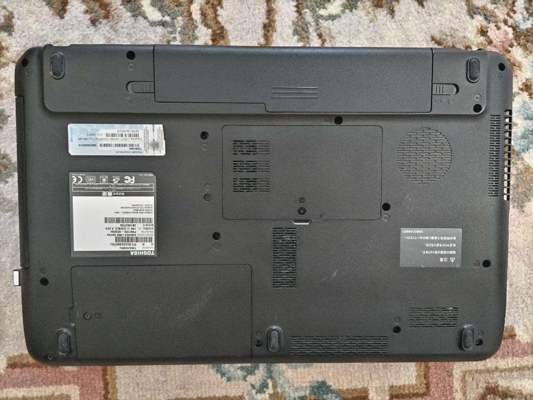 dynabook T350/34BRJ レッドノートPC