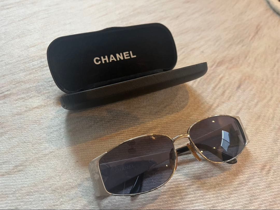 CHANEL シャネル サングラス アイウェア ーヴィンテージシルバーブラック