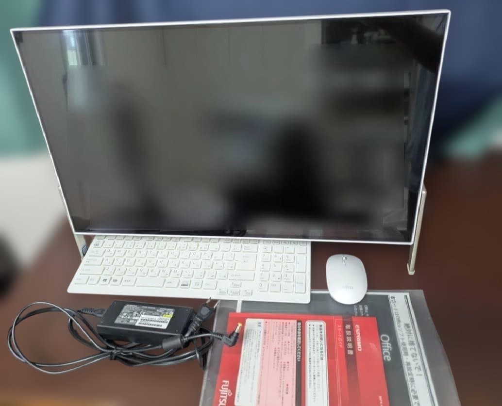 富士通 液晶一体型PC i7 メモリ20GB SSD1TB フルHD すぐ使える