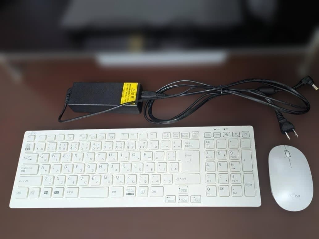 富士通 液晶一体型PC i7 メモリ20GB SSD1TB フルHD すぐ使える