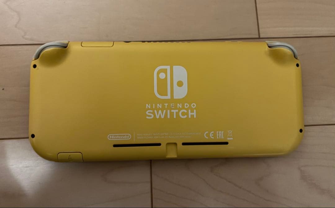 Nintendo Switch Lite イエロー 本体とケース