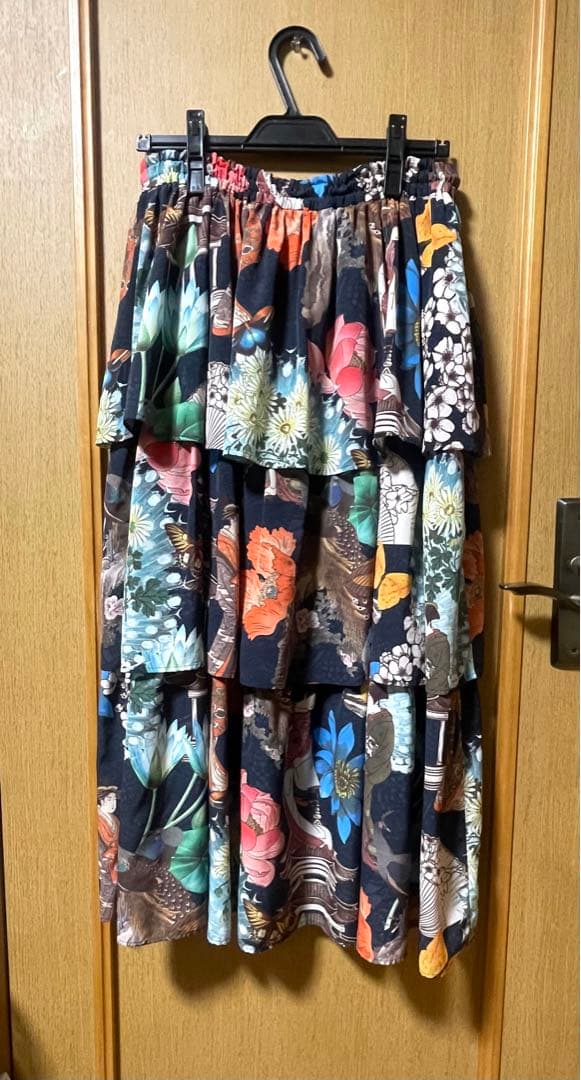 アンドエルシーティアードスカート