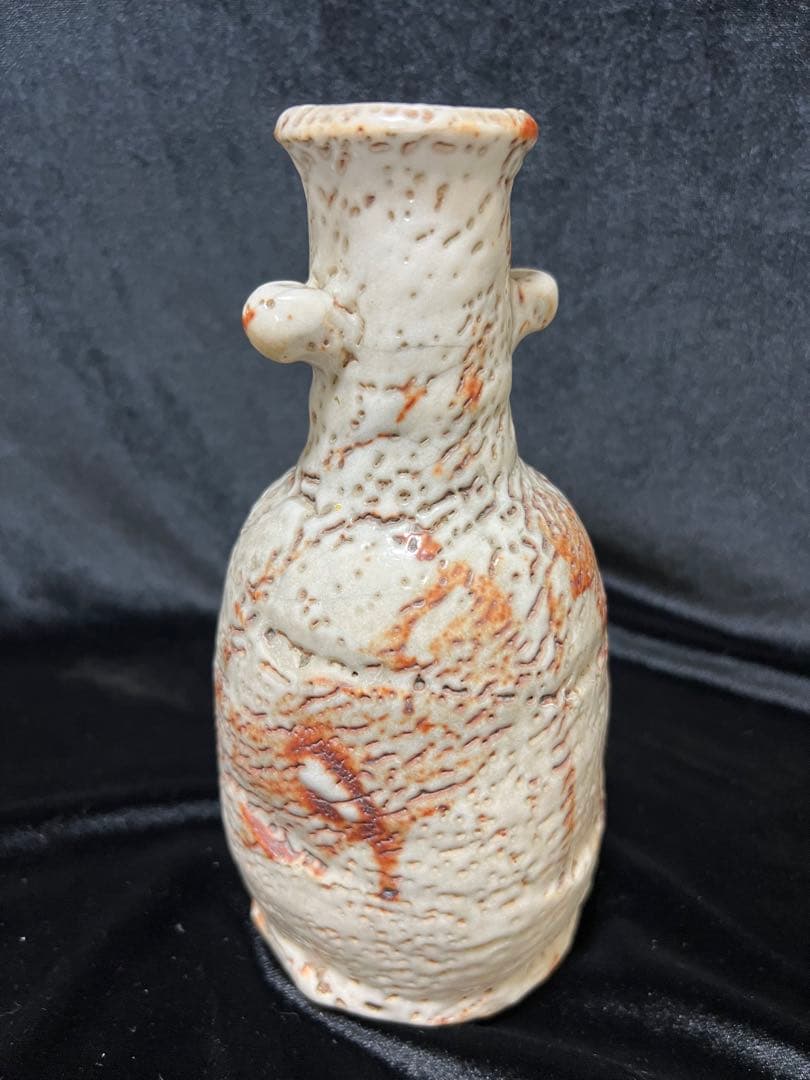 希少品　安藤日出武　耳付き仙山窯　高さ１９cm 　志野焼き物志野焼高さ410mm