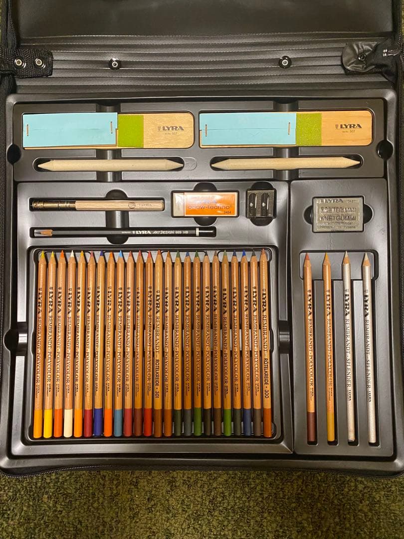 LYRA REMBRANDT-POLYCOLOR色鉛筆セット スケッチブック付き