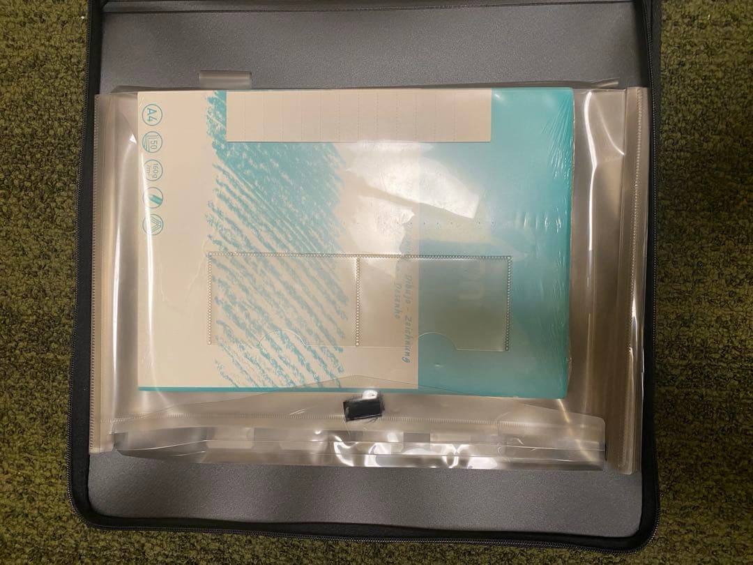 LYRA REMBRANDT-POLYCOLOR色鉛筆セット スケッチブック付き
