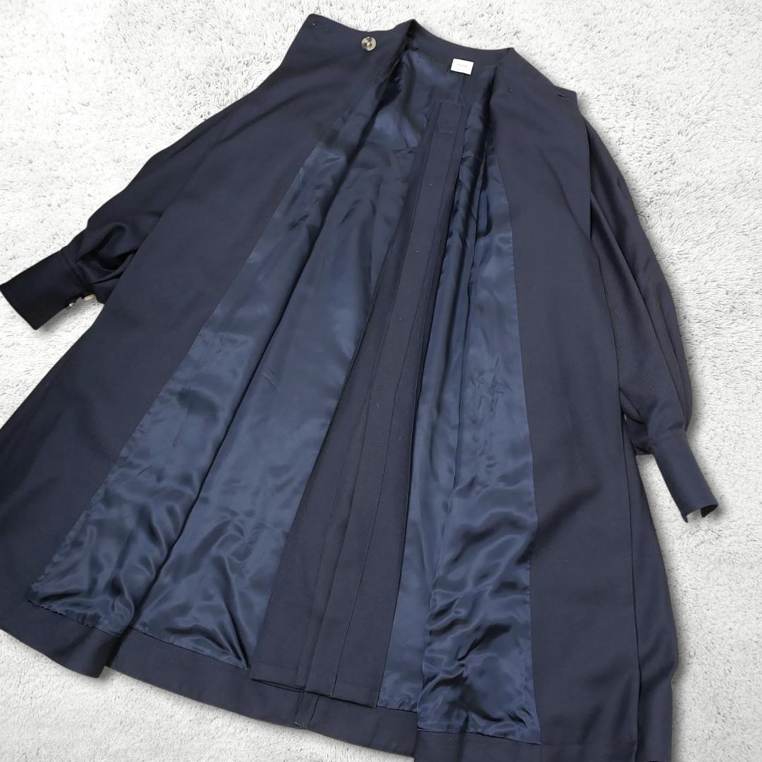 美品【ELIN】ノーカラーコート 36 ウール ボリューム袖 Aライン 濃紺