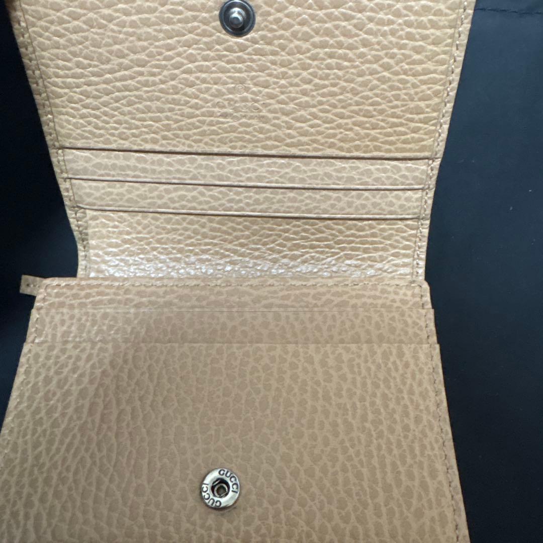 GUCCI ベージュ 二つ折り財布　新品　値下げ中