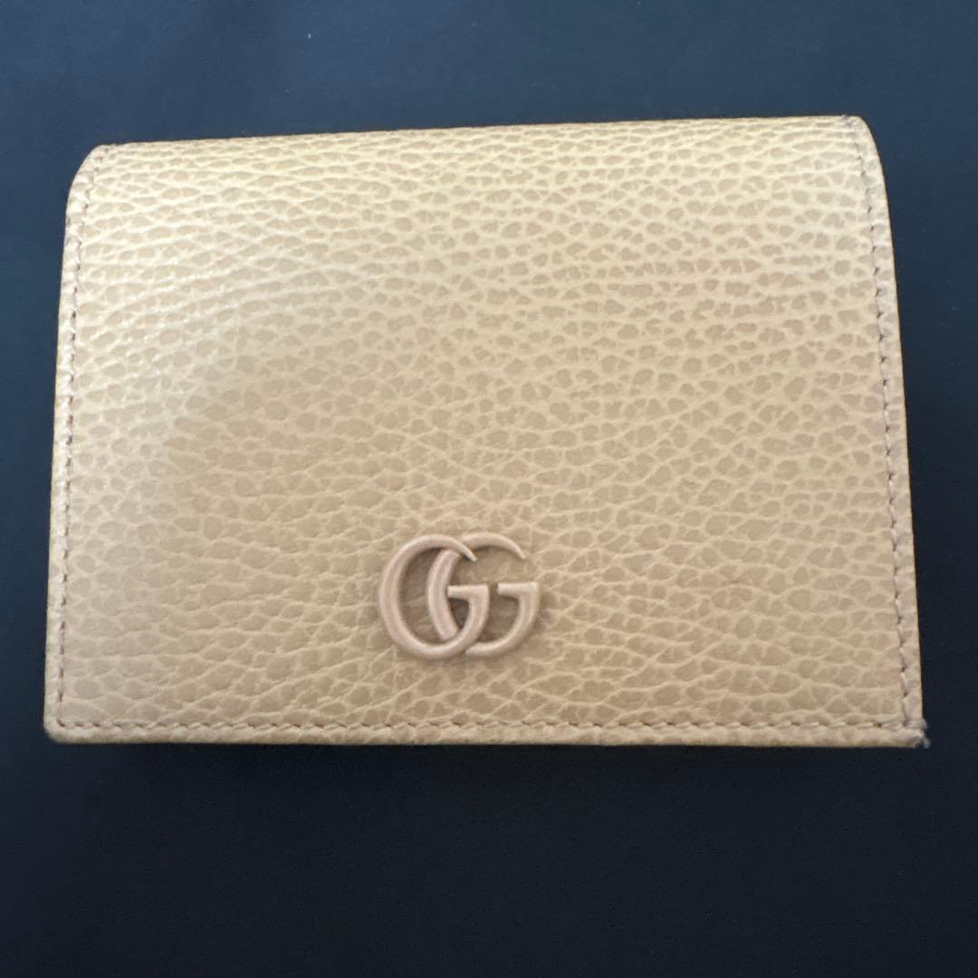 GUCCI ベージュ 二つ折り財布　新品　値下げ中