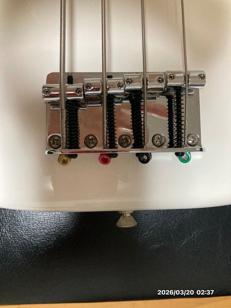 Fender Precision Bass ホワイト