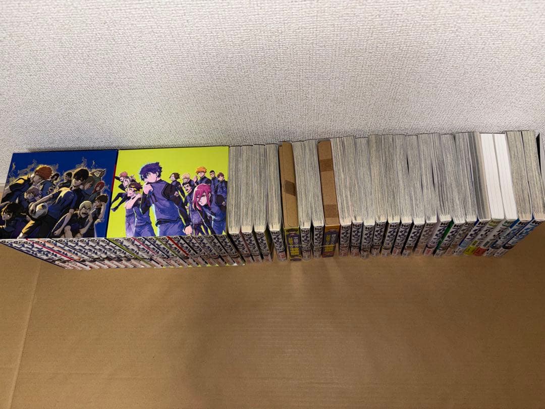 ブルーロック　全巻セット　 1-37巻　関連本5冊　サイン特典付き　2点