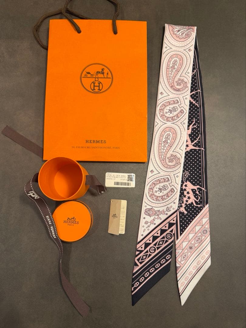 美品 エルメス ツイリー 《シュヴァル・ドゥ・クール・バンダナ》