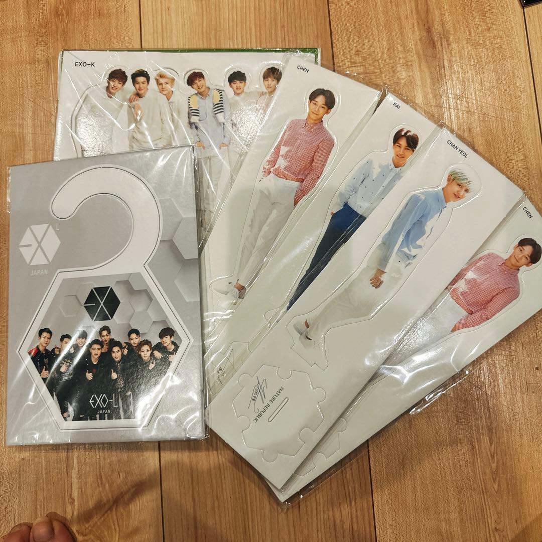 【送料込み】EXO DVD&まとめ売り ペンライト ファンクラブ雑誌など