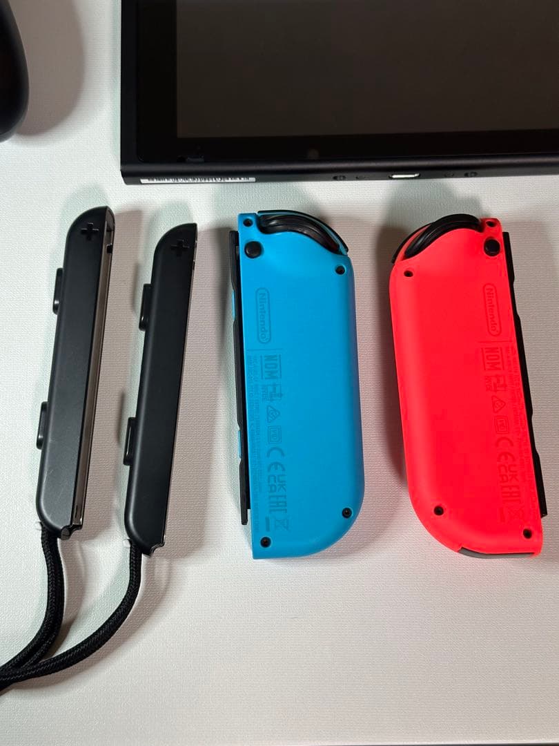 【美品】Nintendo Switch青／赤