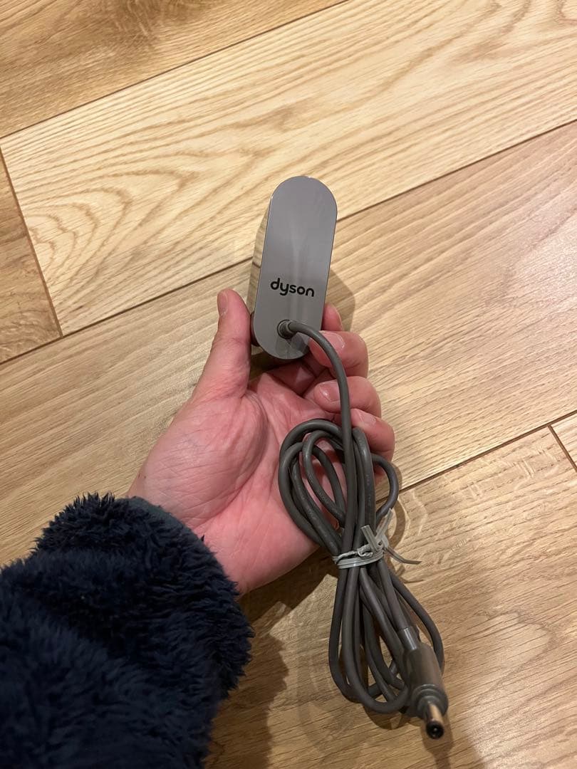 dyson v8 slim fluffy ジャンク品