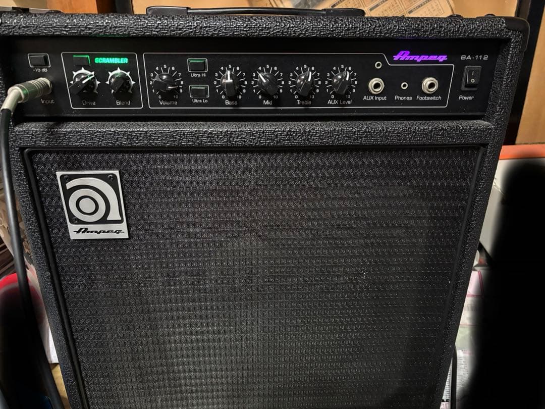 Ampeg BA-112 ベースアンプ　アンペグ　ba-112 匿名配送　v2