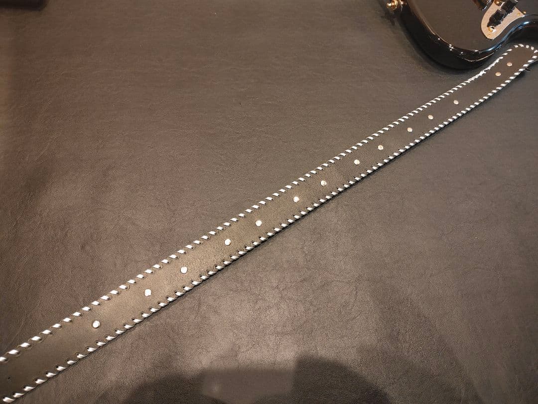 ギターストラップ　本革3mm厚　ウエスタンバックル　117〜130cm　パープル
